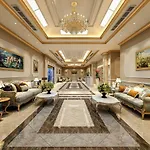 Building D\' Le Roi Soleil